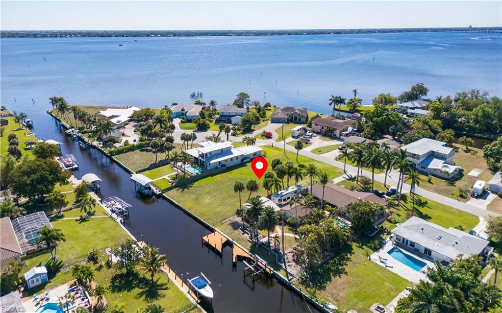 1820 Marina CIR, North Fort Myers, FL